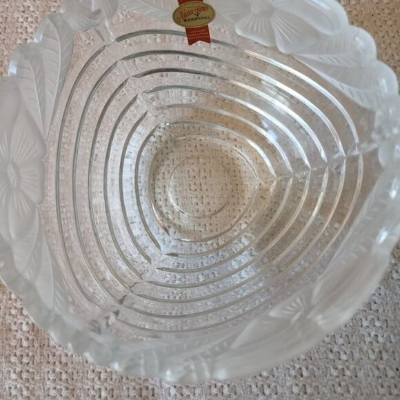 Anna Hutte Vintage Crystal 7" Diameter Floral Designed Funnel Exquisite 4"H Dish - Picture 1 of 8